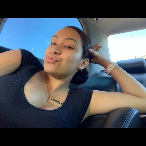 Meet your Posher, Tiahni - Picture 1 of 1